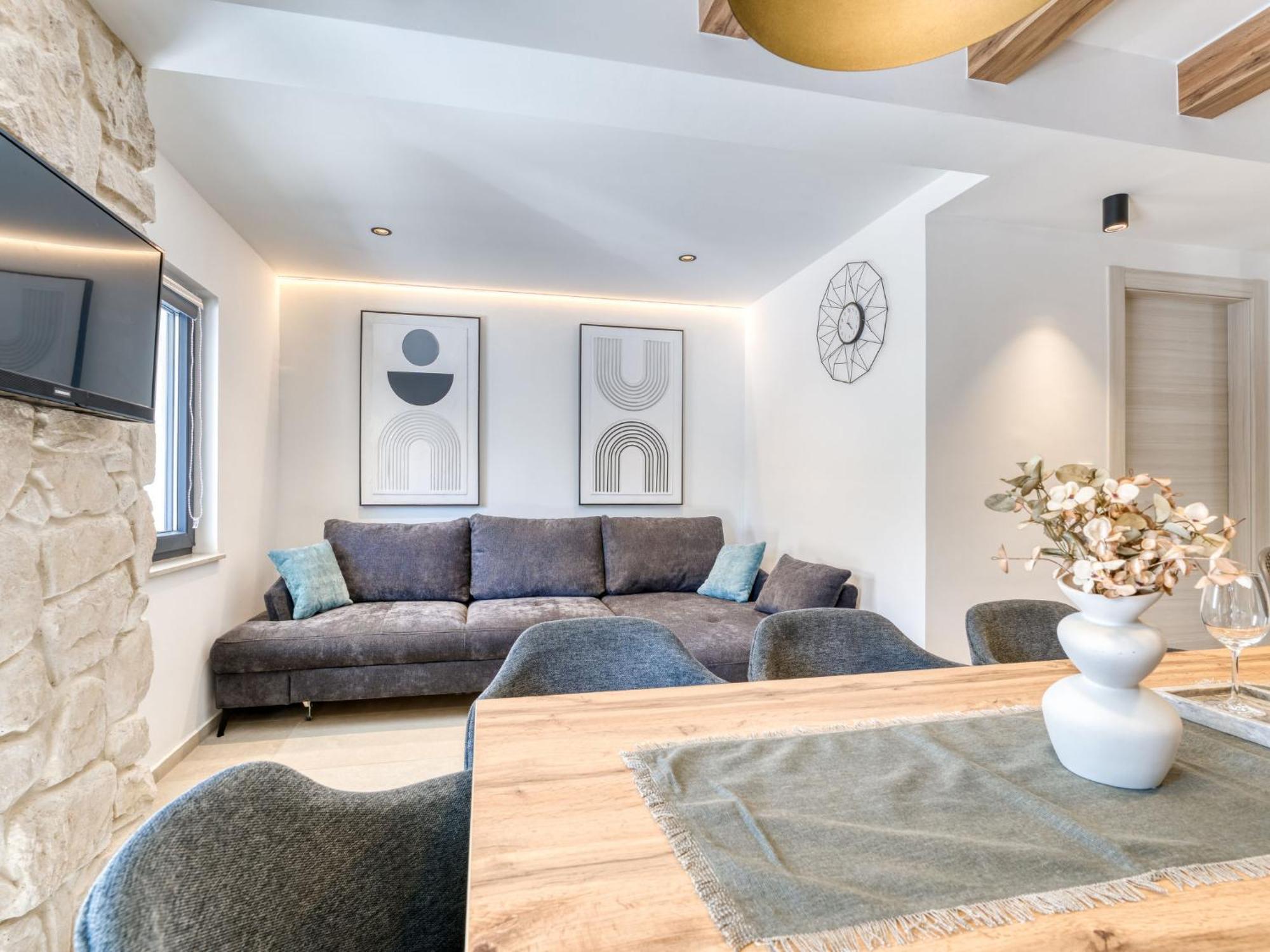 Domagoj - Mlk320 By Interhome